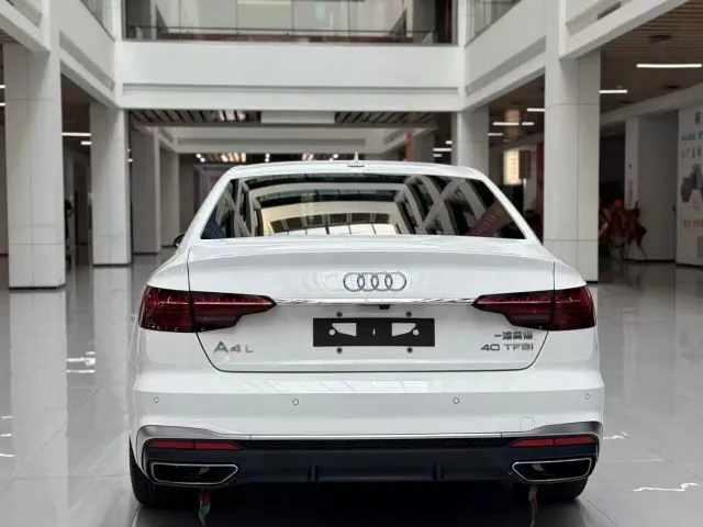 Audi A4L — Фото автомобиля 6