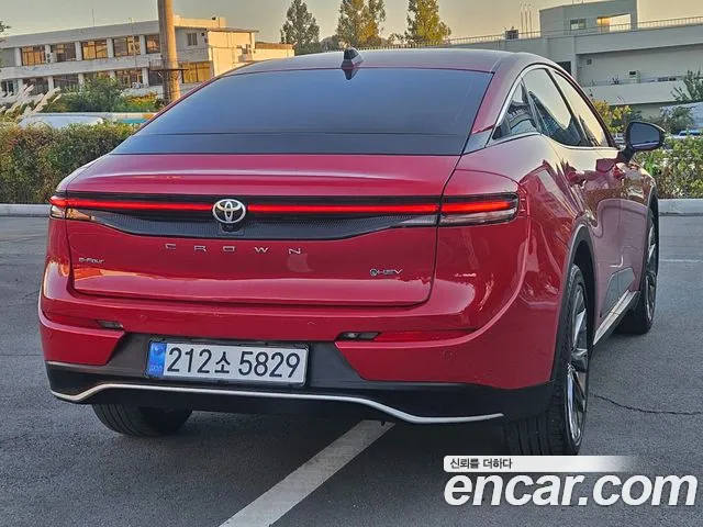 Toyota Crown — Фото автомобиля 5