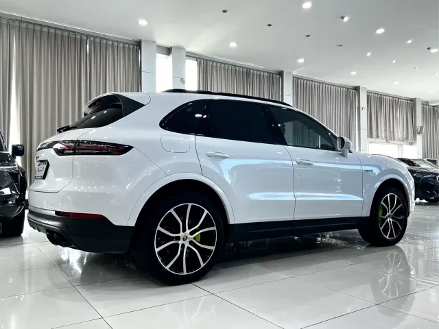 Porsche Cayenne — Фото автомобиля 5