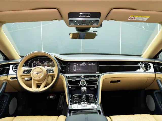 Bentley Flying Spur — Фото автомобиля 15