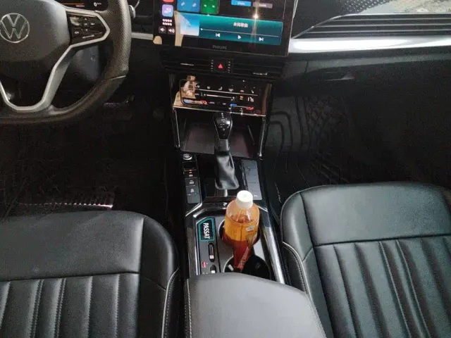 Volkswagen Passat — Фото автомобиля 16