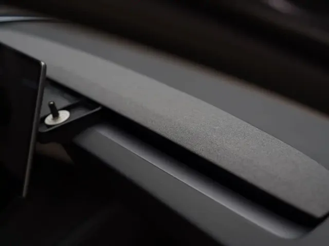 Tesla Model 3 — Фото автомобиля 14