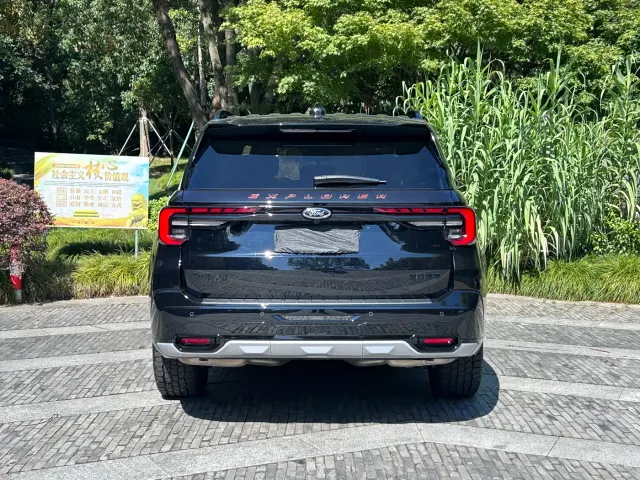 Ford Explorer — Фото автомобиля 7