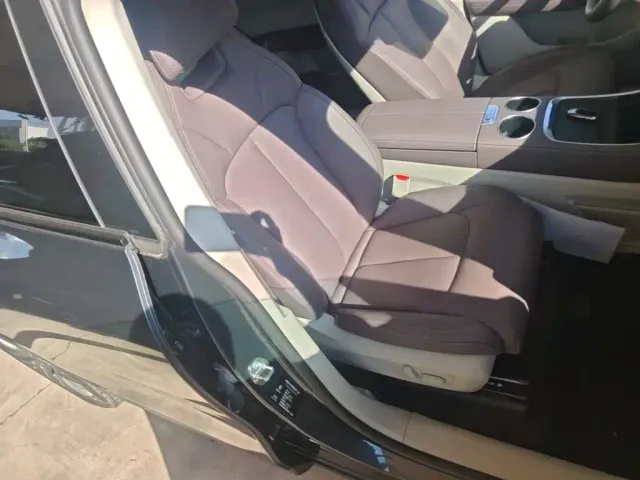 Leapmotor C11 — Фото автомобиля 24