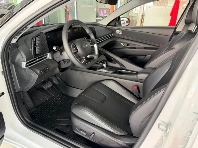 Hyundai Elantra — Фото автомобиля 3