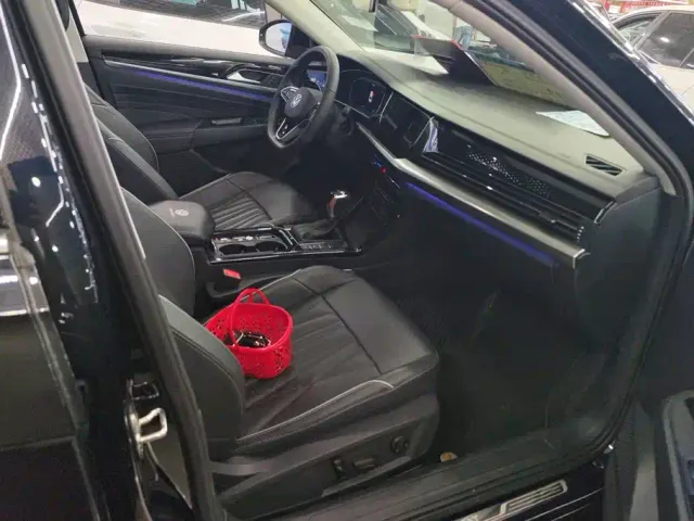 Volkswagen Passat — Фото автомобиля 8