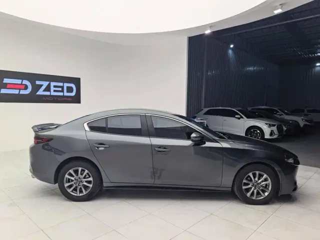 Mazda Axela — Фото автомобиля 3