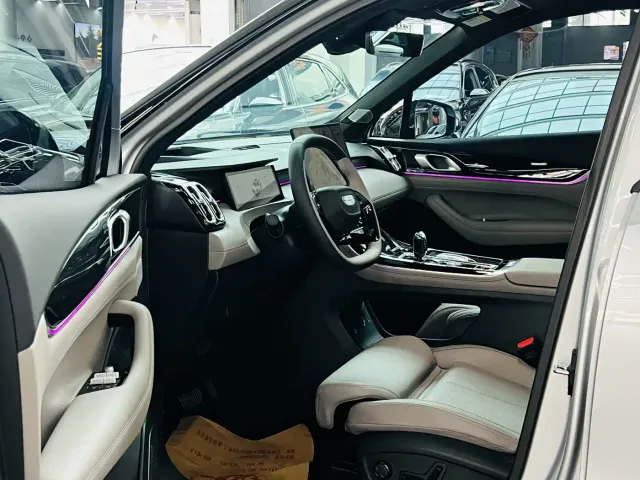 Geely Boyue L — Фото автомобиля 4