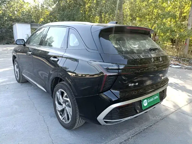 Hongqi HS3 PHEV — Фото автомобиля 4
