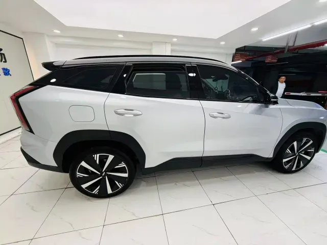Geely Boyue L — Фото автомобиля 7