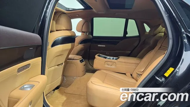 Genesis G90 Бензин 3.5 турбо AWD — Фото автомобиля 11