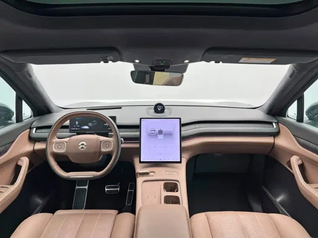 Nio ES8 — Фото автомобиля 27