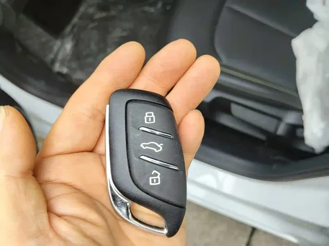 Roewe i6 MAX EV — Фото автомобиля 8