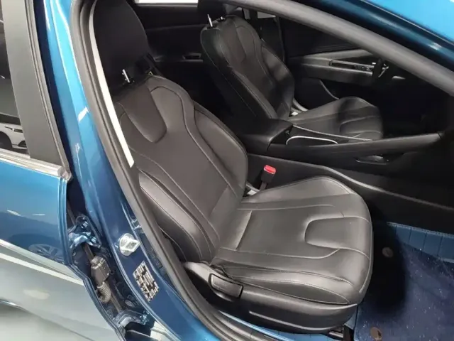 Hyundai Elantra — Фото автомобиля 24