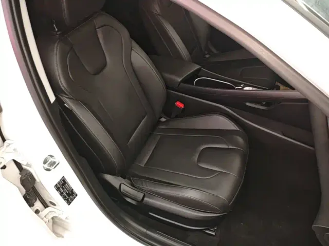 Hyundai Elantra — Фото автомобиля 24