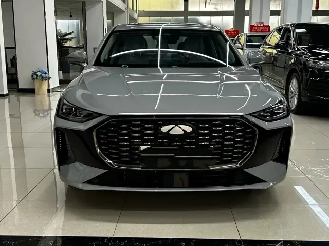 Chery Fengyun Fengyun A8L 2025 1.5TGDI 145km Luxury — Фото автомобиля 2