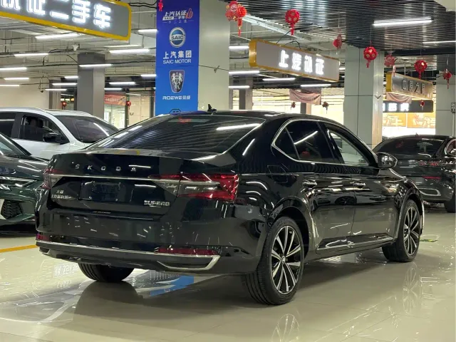 Skoda Superb — Фото автомобиля 9