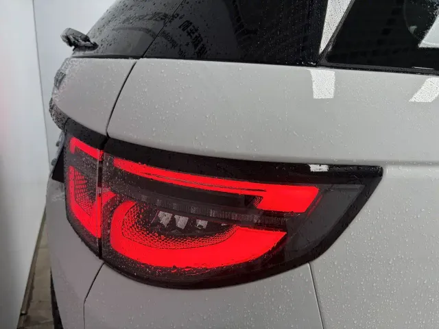 Land Rover Discovery Sport — Фото автомобиля 8