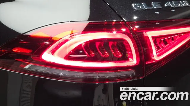 Mercedes-Benz GLE-Class — Фото автомобиля 23