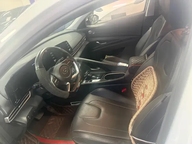 Hyundai Elantra — Фото автомобиля 7