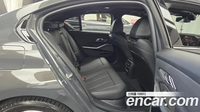 BMW 3-Series 3 серия (G20) 320i M Sport — Фото автомобиля 12