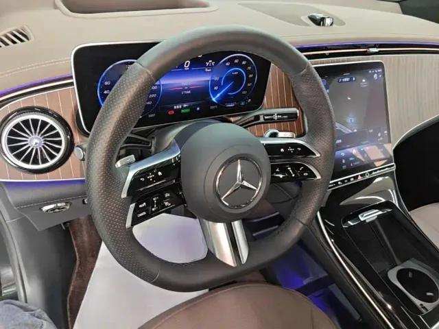 Mercedes-Benz EQE SUV — Фото автомобиля 9