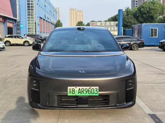 Li Auto i6 — Фото автомобиля 2