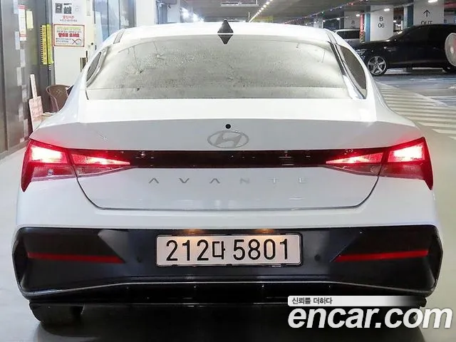 Hyundai Avante CN7 — Фото автомобиля 4