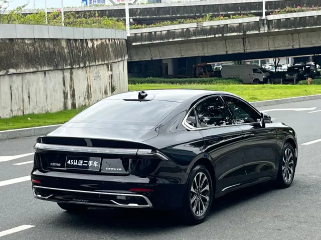 Lincoln Z — Фото автомобиля 5