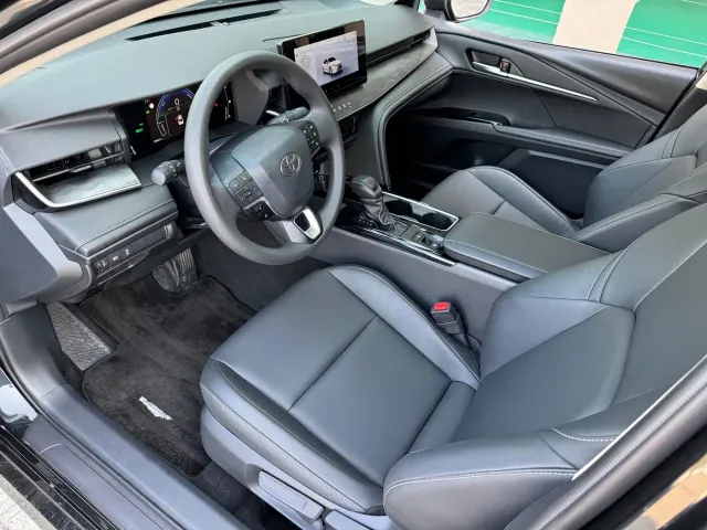 Toyota Camry — Фото автомобиля 6