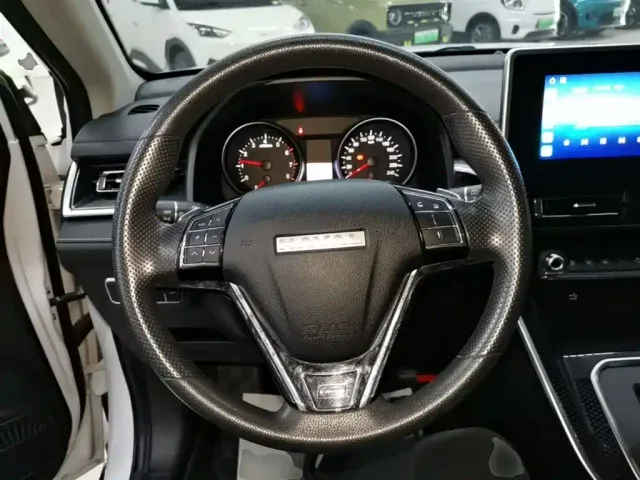 Haval M6 — Фото автомобиля 10