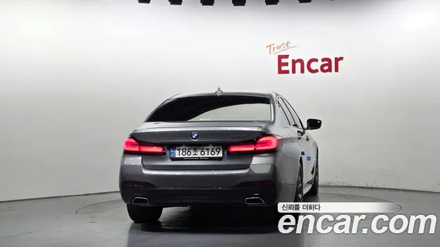 BMW 5-Series — Фото автомобиля 4