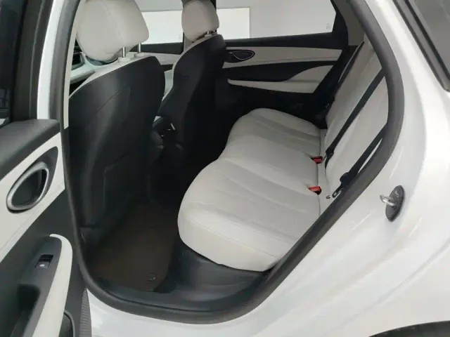 BYD Seal 05 DM-i — Фото автомобиля 11
