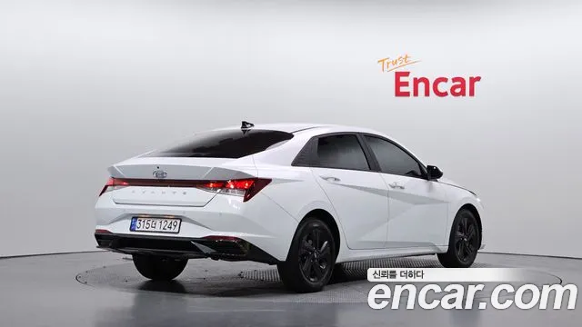 Hyundai Avante CN7 — Фото автомобиля 2