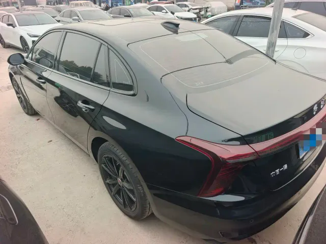 Hongqi H5 — Фото автомобиля 11