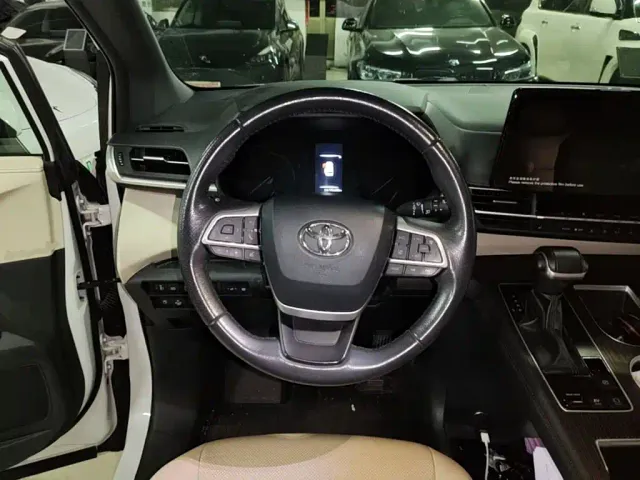 Toyota Granvia — Фото автомобиля 10