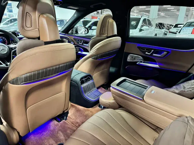 Mercedes-Benz E-Class — Фото автомобиля 13