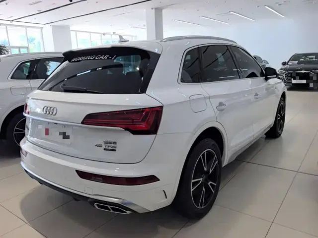 Audi Q5L — Фото автомобиля 6