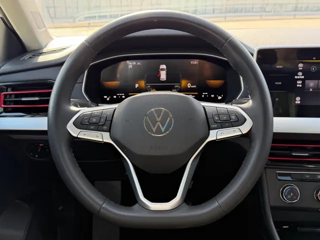 Volkswagen Lavida — Фото автомобиля 15