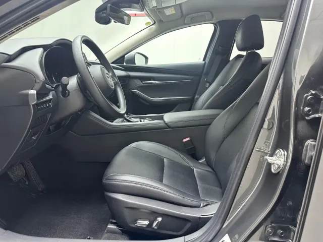 Mazda Axela — Фото автомобиля 4