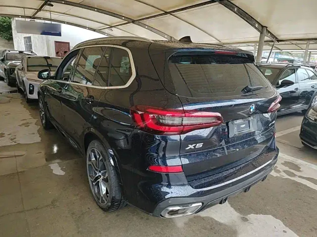 BMW X5 — Фото автомобиля 4