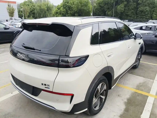 BYD Sealion 05 EV — Фото автомобиля 6