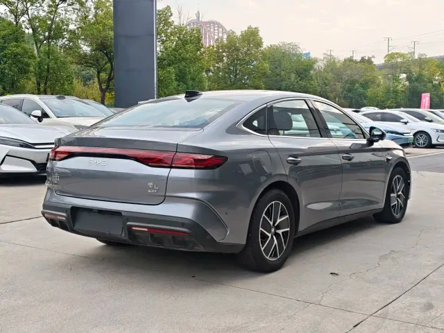 BYD Qin L — Фото автомобиля 9