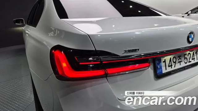 BMW 7-Series — Фото автомобиля 20