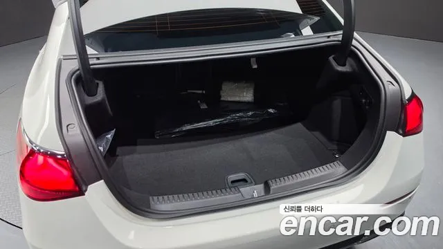 Mercedes-Benz E-Class E-класс W214 E300 4MATIC Exclusive — Фото автомобиля 29