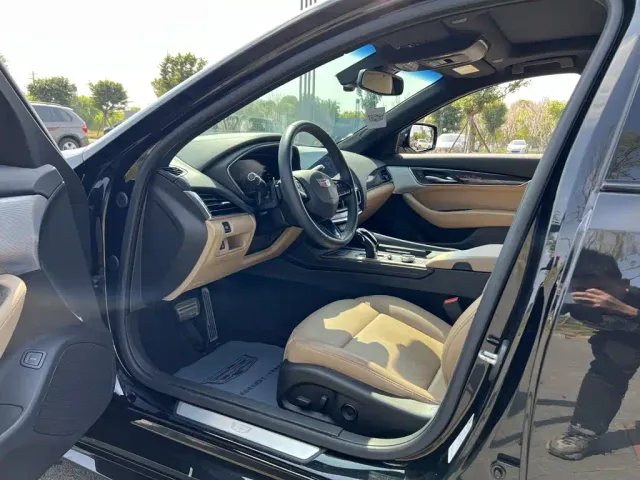 Cadillac CT5 — Фото автомобиля 6