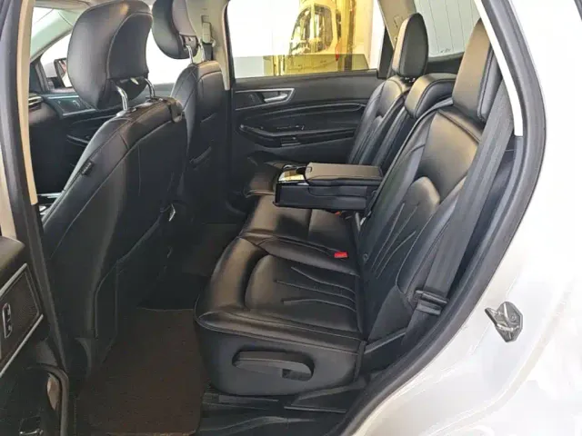 Ford Edge — Фото автомобиля 16