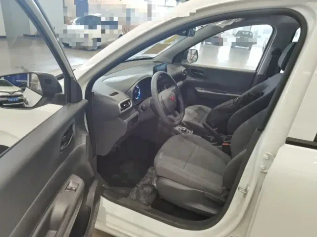 Wuling Hongguang — Фото автомобиля 15