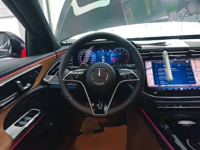 Mercedes-Benz E-Class — Фото автомобиля 10