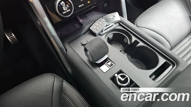 Land Rover Discovery — Фото автомобиля 12